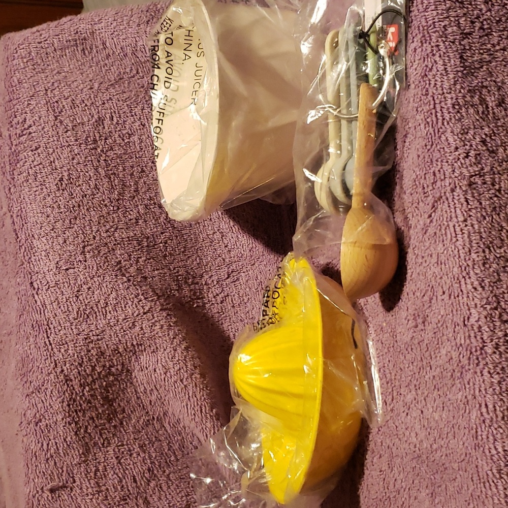 Kitchen items - Picture 3 of 5